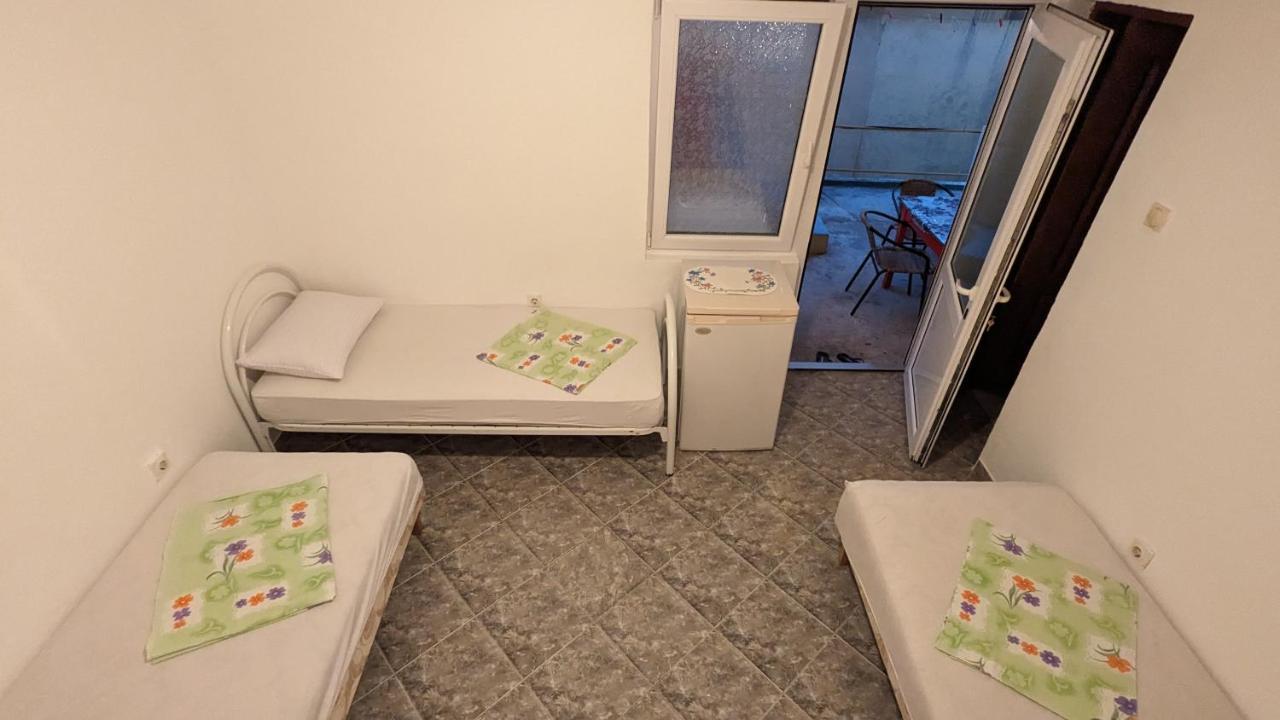 Private Guest-House Gutic Hotel Sutomore Ngoại thất bức ảnh