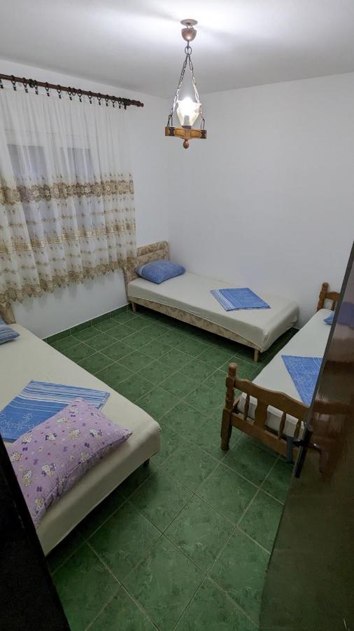 Private Guest-House Gutic Hotel Sutomore Ngoại thất bức ảnh